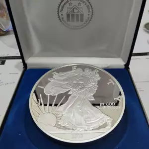 2019 16 Troy Ounces Lady Liberty Encapsulated w case.